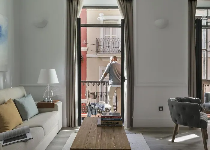 Puerta Catedral Holiday Suites